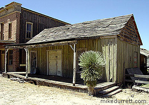 Judge Roy Bean residence at the Mescal movie location. Photo copyright 2003-2004 Mike Durrett, all rights reserved.